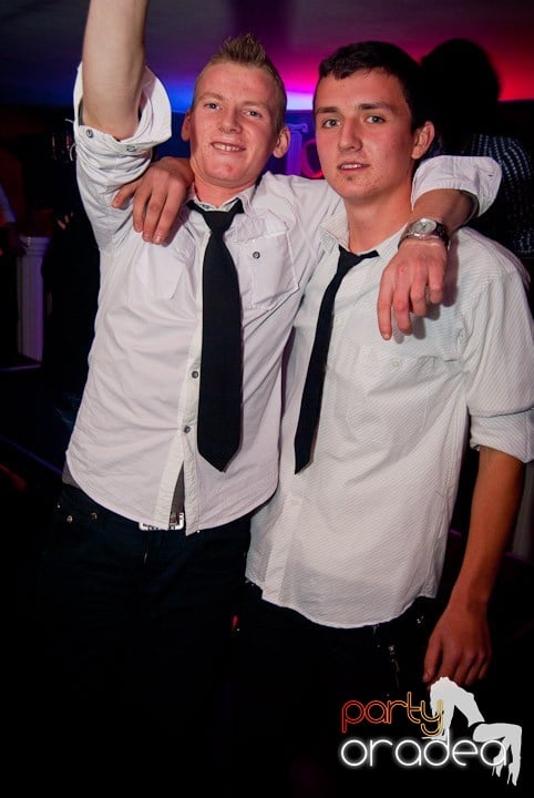 Distracţie în Club Atti's, 