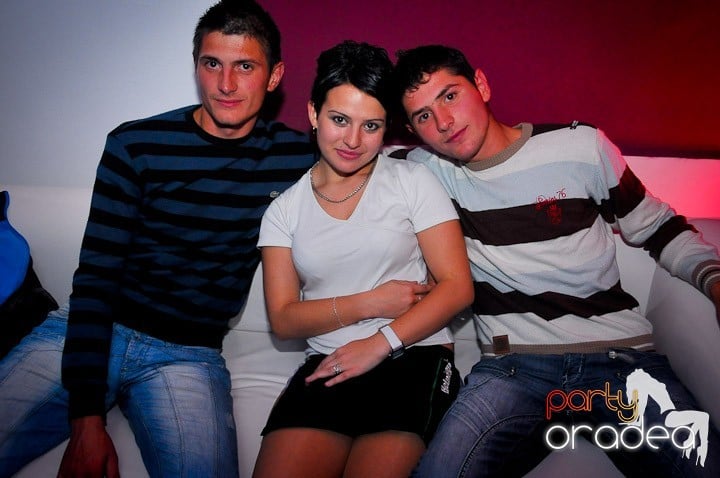 Distracţie în Club Atti's, 