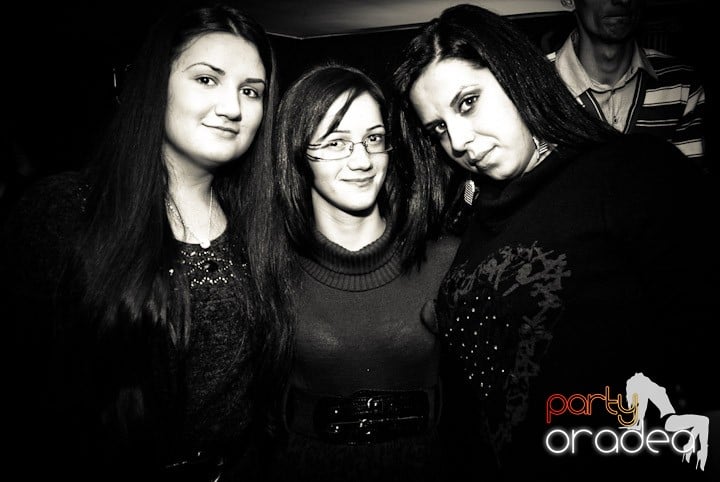 Distracţie în Club Atti's, 