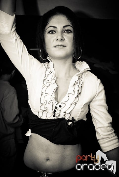 Distracţie în Club Atti's, 