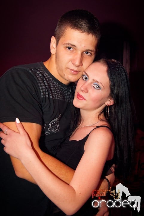 Distracţie în Club Atti's, 