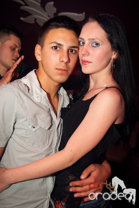 Distracţie în Club Atti's, 