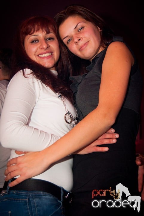 Distracţie în Club Atti's, 