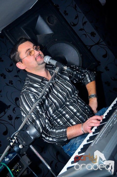 Distracţie în Club Atti's, 