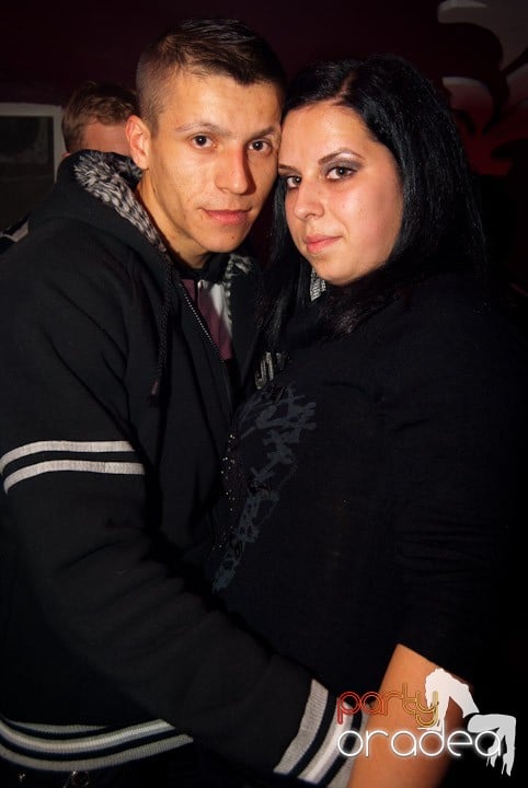 Distracţie în Club Atti's, 