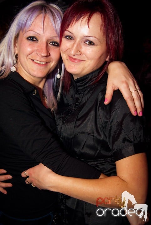 Distracţie în Club Atti's, 