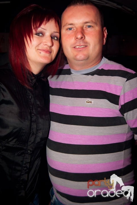 Distracţie în Club Atti's, 