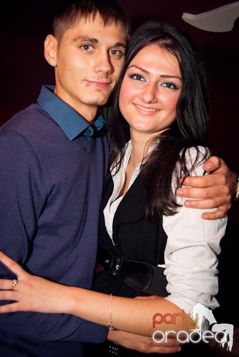 Distracţie în Club Atti's, 