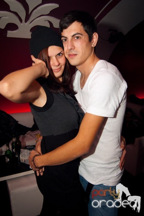 Distracţie în Club Atti's, 