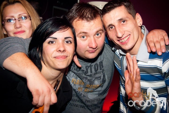 Distracţie în Club Atti's, 