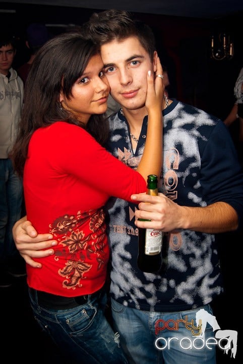 Distracţie în Club Atti's, 