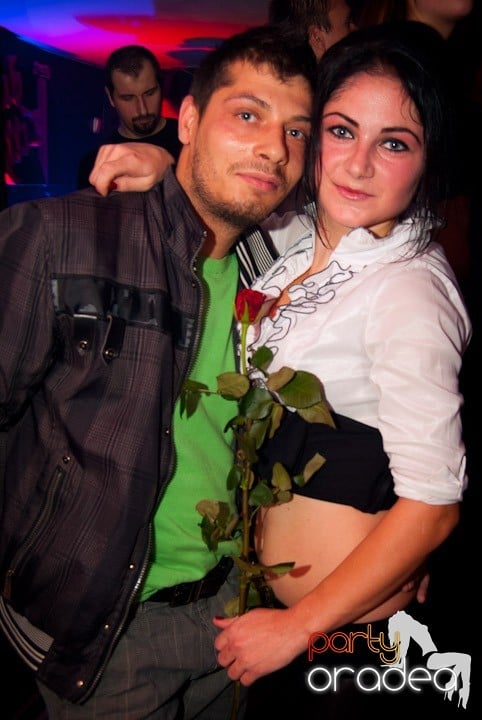 Distracţie în Club Atti's, 