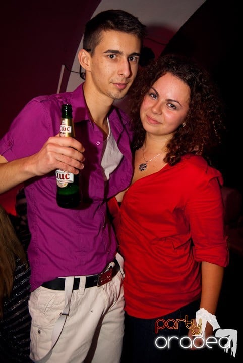 Distracţie în Club Atti's, 