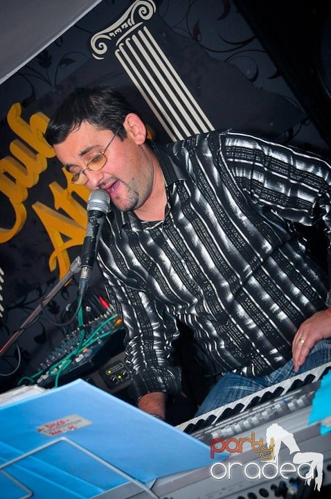 Distracţie în Club Atti's, 