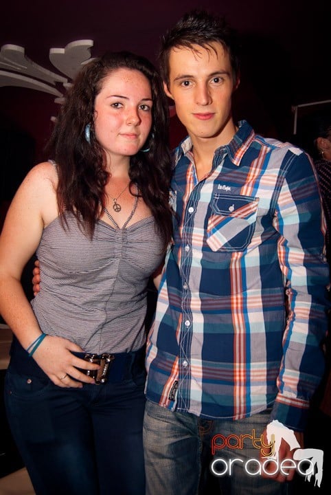 Distracţie în Club Atti's, 