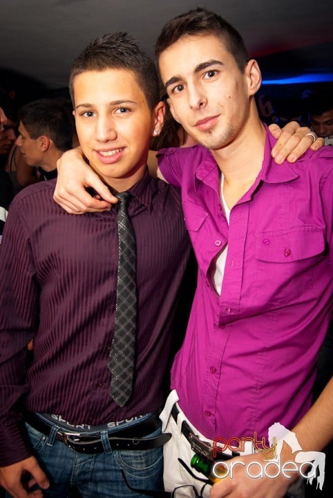 Distracţie în Club Atti's, 