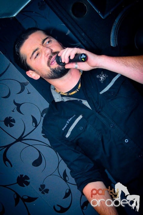 Distracţie în Club Atti's, 