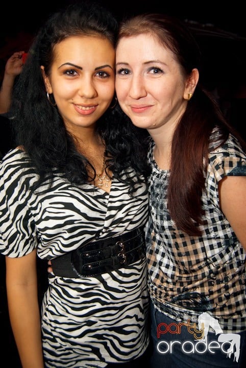 Distracţie în Club Atti's, 