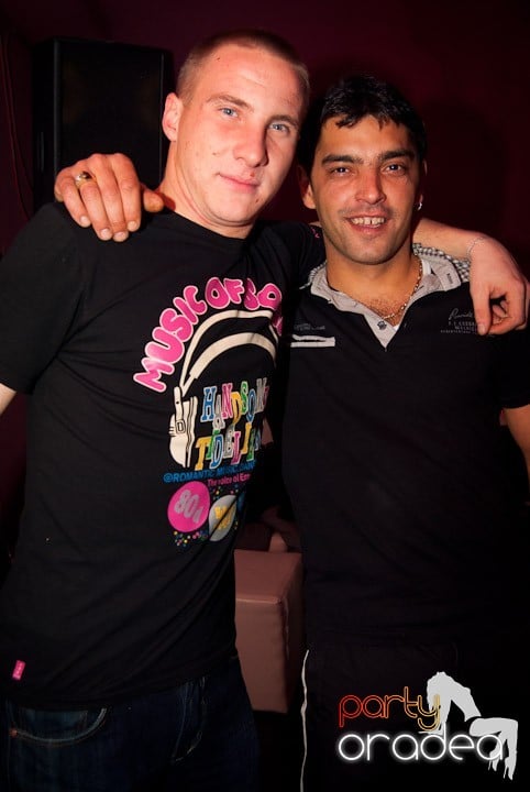 Distracţie în Club Atti's, 