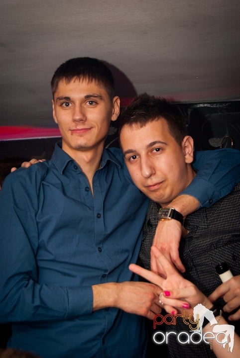 Distracţie în Club Atti's, 