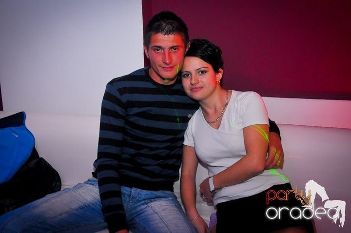 Distracţie în Club Atti's, 