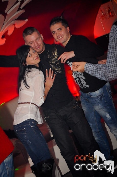 Distracţie în Club Atti's, 