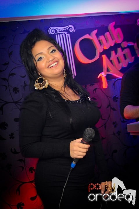 Distracţie în Club Atti's, 