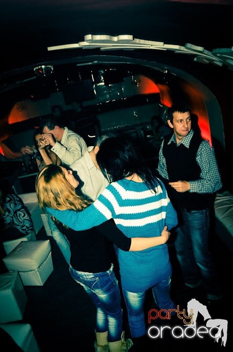 Distracţie în Club Atti's, 
