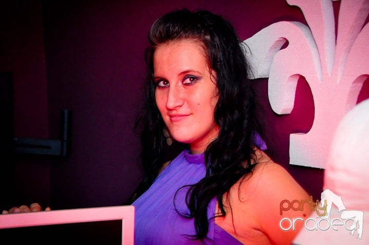 Distracţie în Club Atti's, 