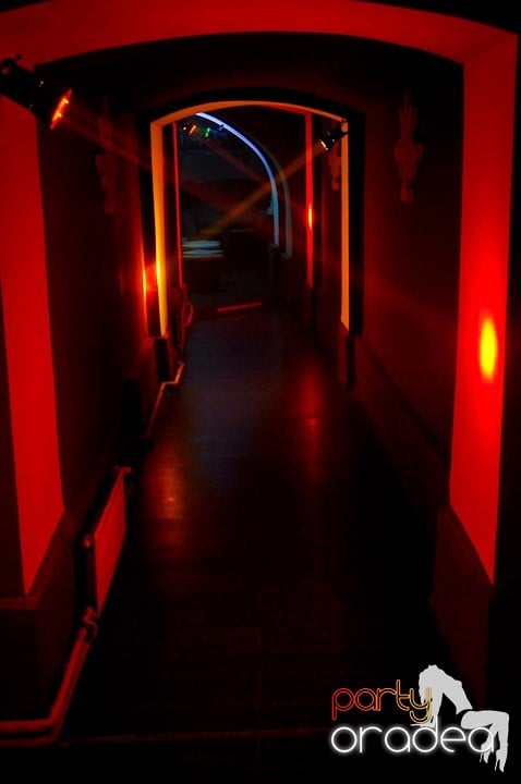 Distracţie în Club Atti's, 