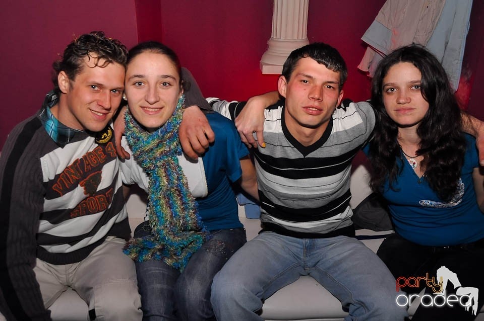 Distracţie în Club Atti's, 