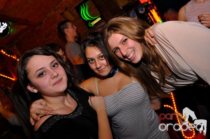 Distracţie în Club Downtown, 