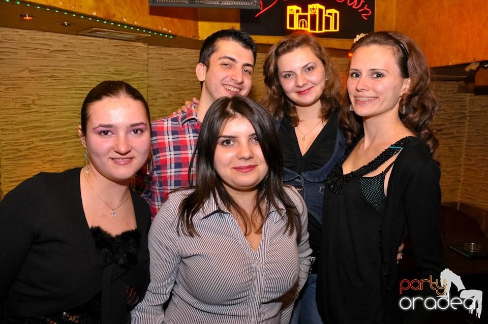 Distracţie în Club Downtown, 