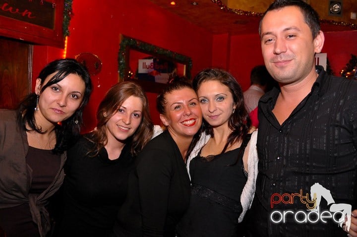 Distracţie în Club Downtown, 