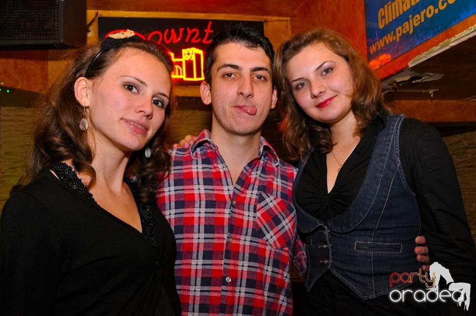 Distracţie în Club Downtown, 