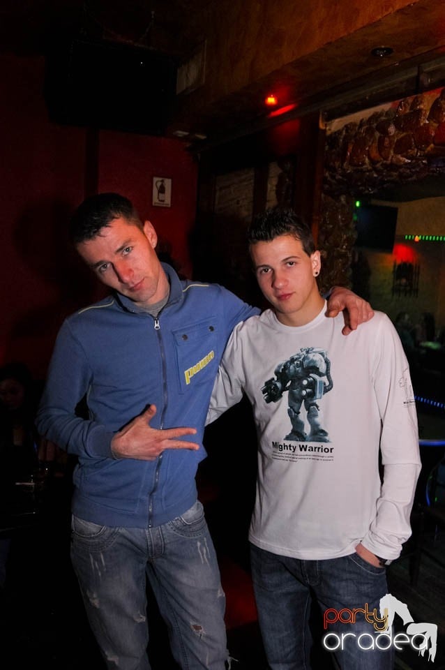 Distracţie în Club Downtown, 