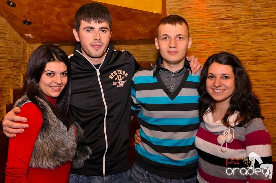 Distracţie în Club Downtown, 