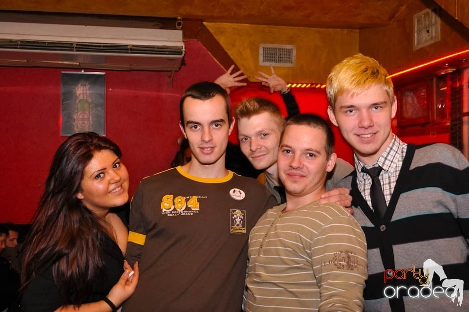 Distracţie în Club Downtown, 