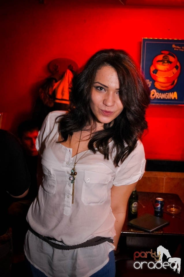 Distracţie în Club Downtown, 