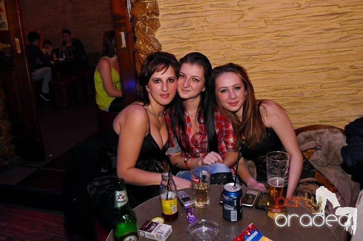 Distracţie în Club Downtown, 