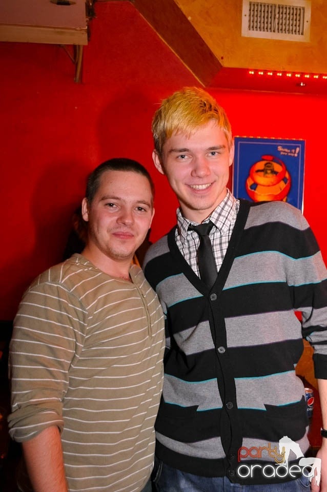 Distracţie în Club Downtown, 