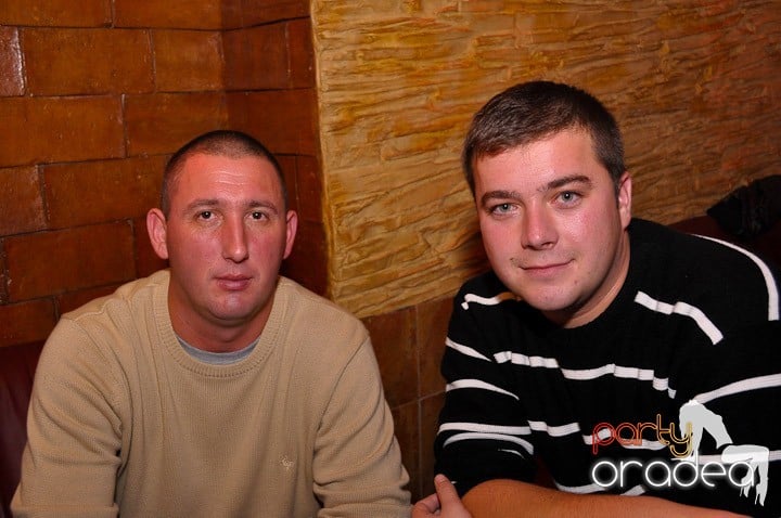 Distracţie în Club Downtown, 