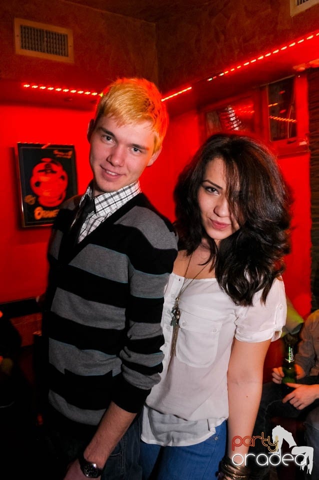 Distracţie în Club Downtown, 