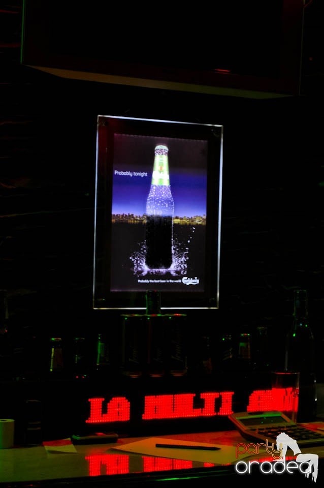 Distracţie în Club Downtown, 