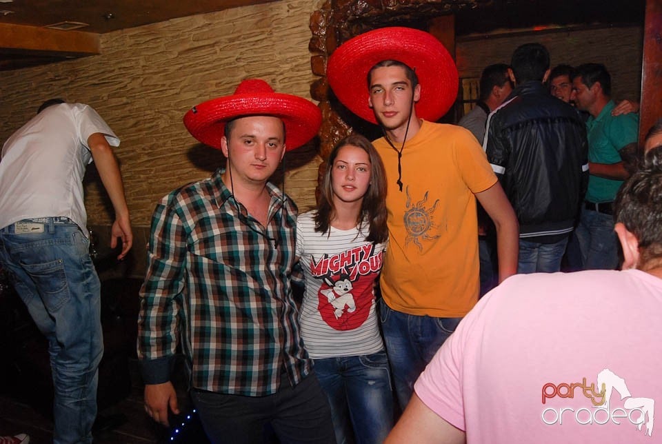 Distracţie în Club Downtown, 