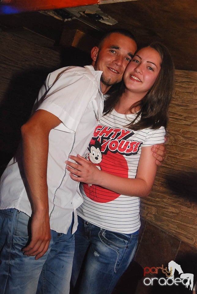 Distracţie în Club Downtown, 