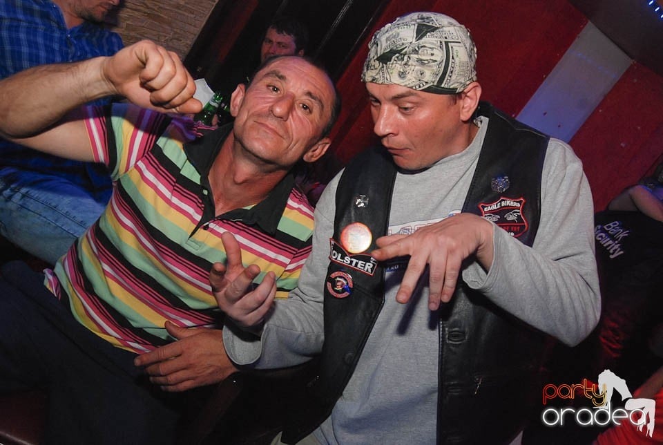 Distracţie în Club Downtown, 