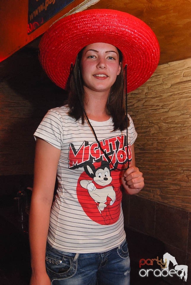 Distracţie în Club Downtown, 