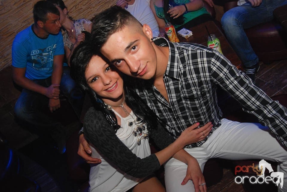 Distracţie în Club Downtown, 