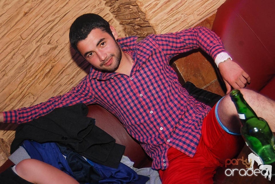 Distracţie în Club Downtown, 